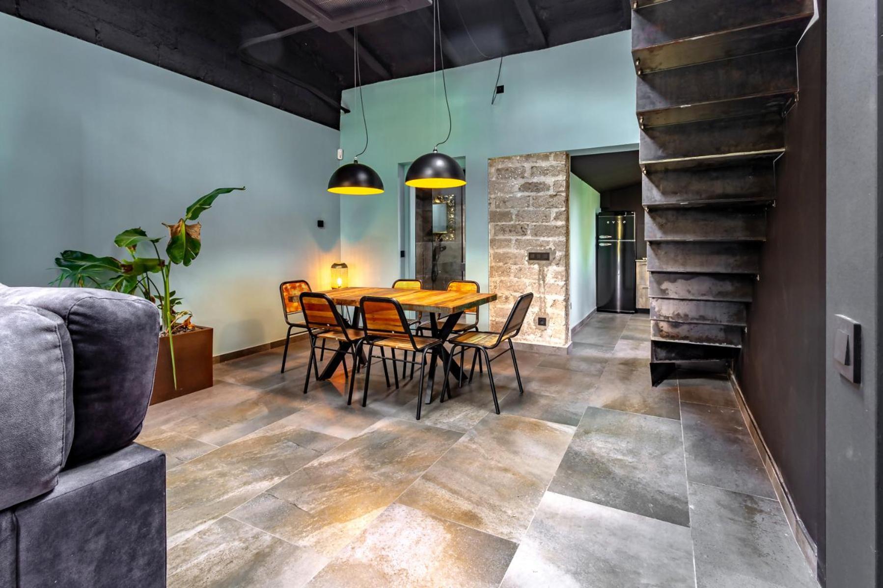 Black House Sorprendente Casa Estilo Industrial Olot Exteriör bild